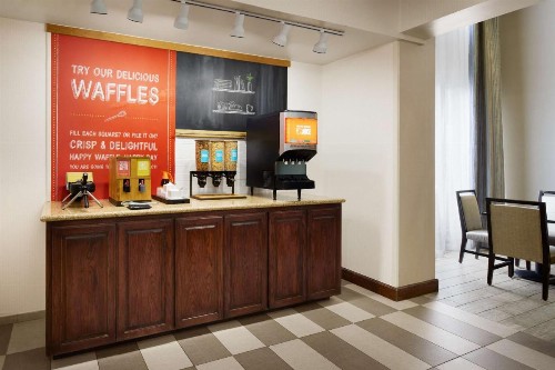 Hampton Inn & Suites Tulsa South Bixby - image 11