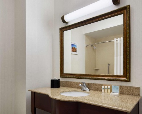 Hampton Inn & Suites Tulsa South Bixby - image 17