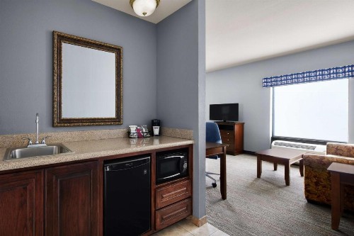 Hampton Inn & Suites Tulsa South Bixby - image 2