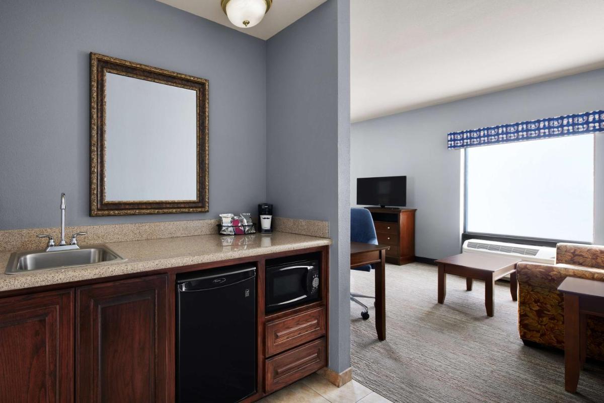 Hampton Inn & Suites Tulsa South Bixby - image 2