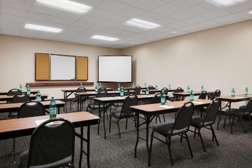 Hampton Inn & Suites Tulsa South Bixby - image 26