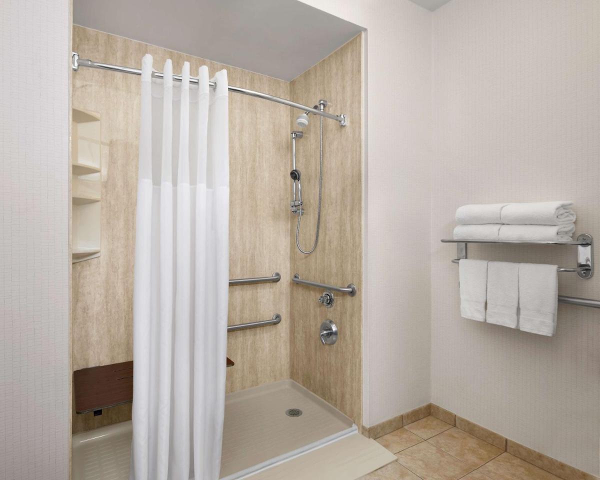 Hampton Inn & Suites Tulsa South Bixby - image 4