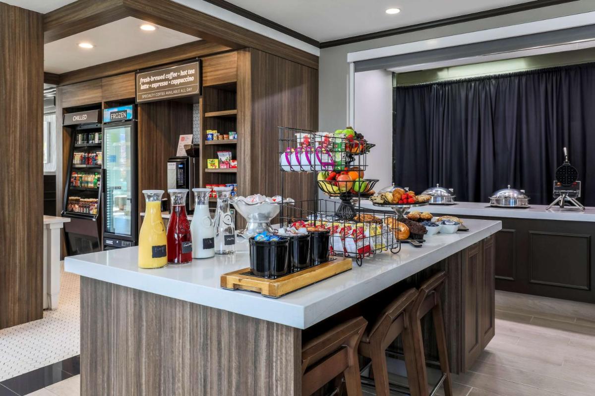 Hilton Garden Inn Tulsa South - image 2