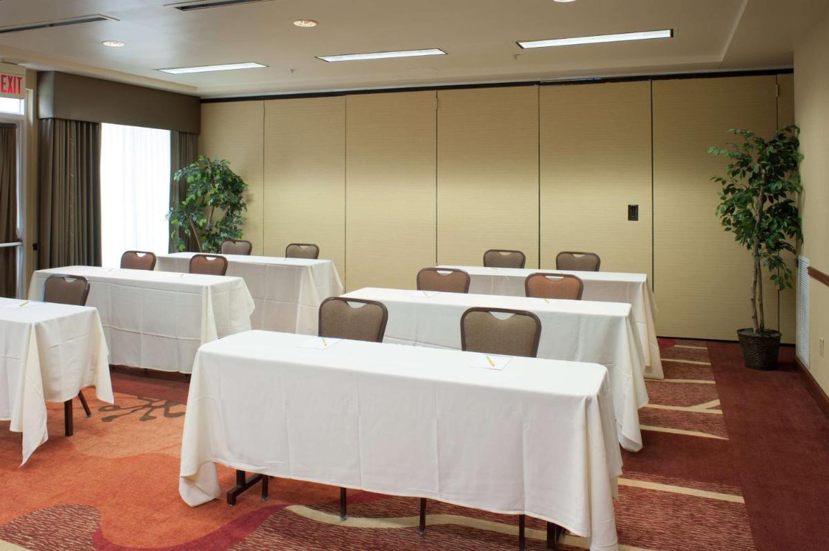 Hilton Garden Inn Tulsa Airport - image 4
