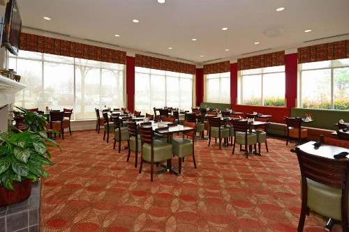 Hilton Garden Inn Tulsa Airport - image 9