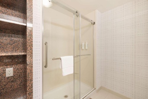 Hampton Inn and Suites Tulsa Central - image 4