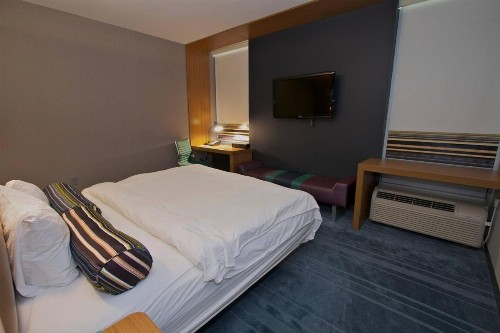 Aloft Tulsa - image 14
