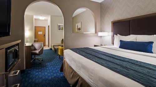 Best Western PLUS Tulsa Inn & Suites - image 11