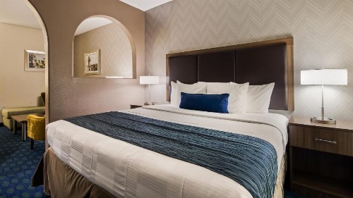 Best Western PLUS Tulsa Inn & Suites - image 12