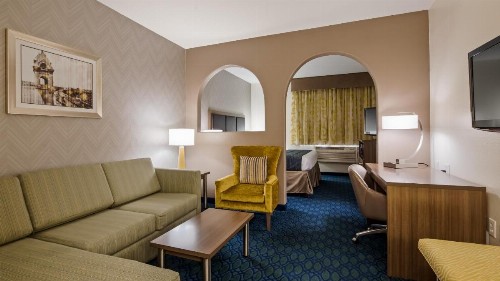 Best Western PLUS Tulsa Inn & Suites - image 13