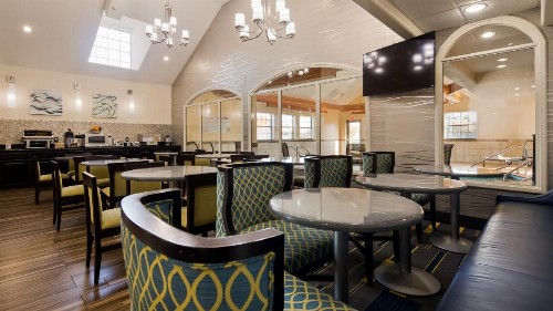 Best Western PLUS Tulsa Inn & Suites - image 5