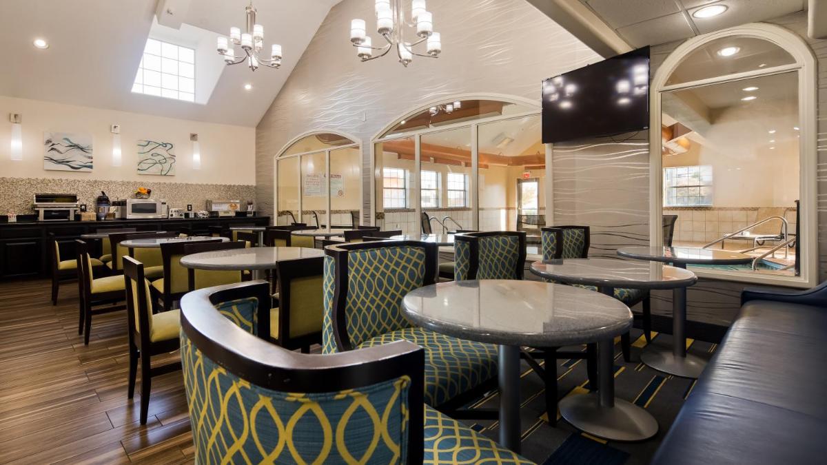 Best Western PLUS Tulsa Inn & Suites - image 5