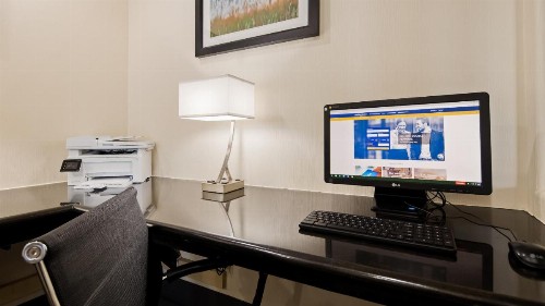 Best Western PLUS Tulsa Inn & Suites - image 9