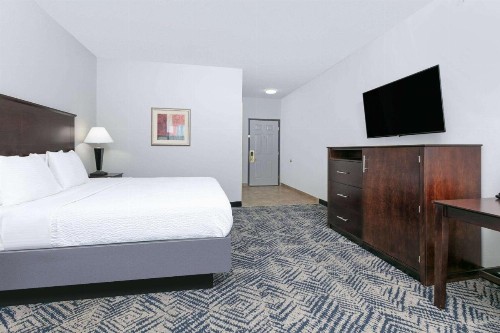 La Quinta by Wyndham Tulsa Airport / Expo Square - image 13