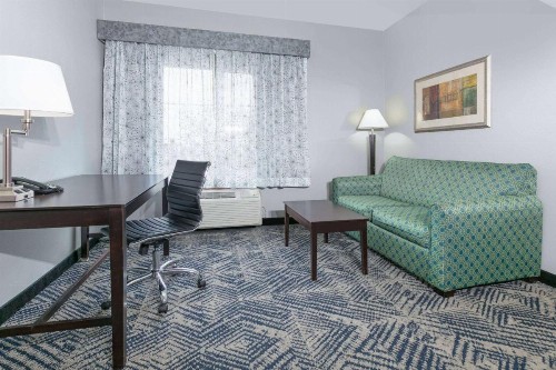 La Quinta by Wyndham Tulsa Airport / Expo Square - image 22