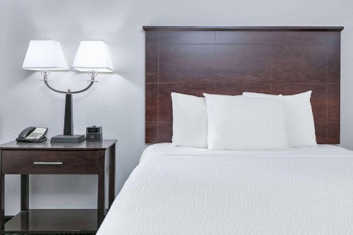 La Quinta by Wyndham Tulsa Airport / Expo Square - image 32
