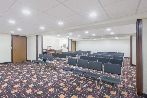 Ramada by Wyndham Tulsa - image 29