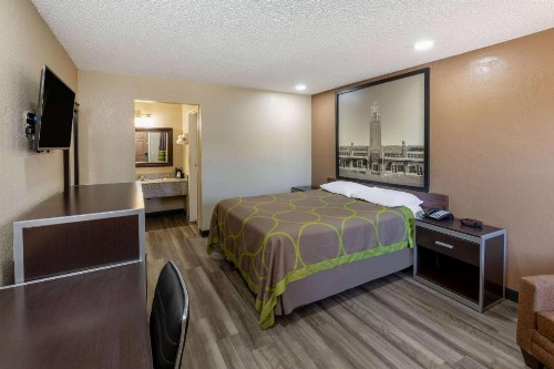 Super 8 by Wyndham Tulsa/Arpt/St Fairgrounds - image 10