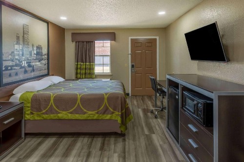 Super 8 by Wyndham Tulsa/Arpt/St Fairgrounds - image 27