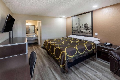 Super 8 by Wyndham Tulsa/Arpt/St Fairgrounds - image 30