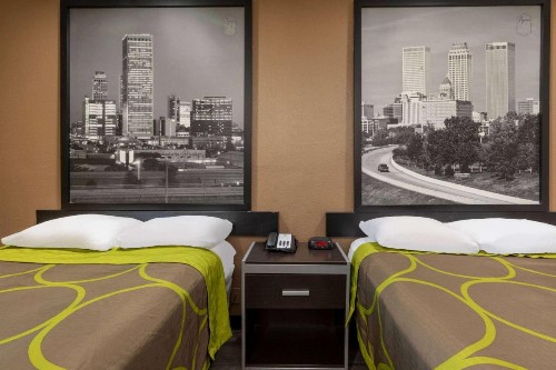 Super 8 by Wyndham Tulsa/Arpt/St Fairgrounds - image 35