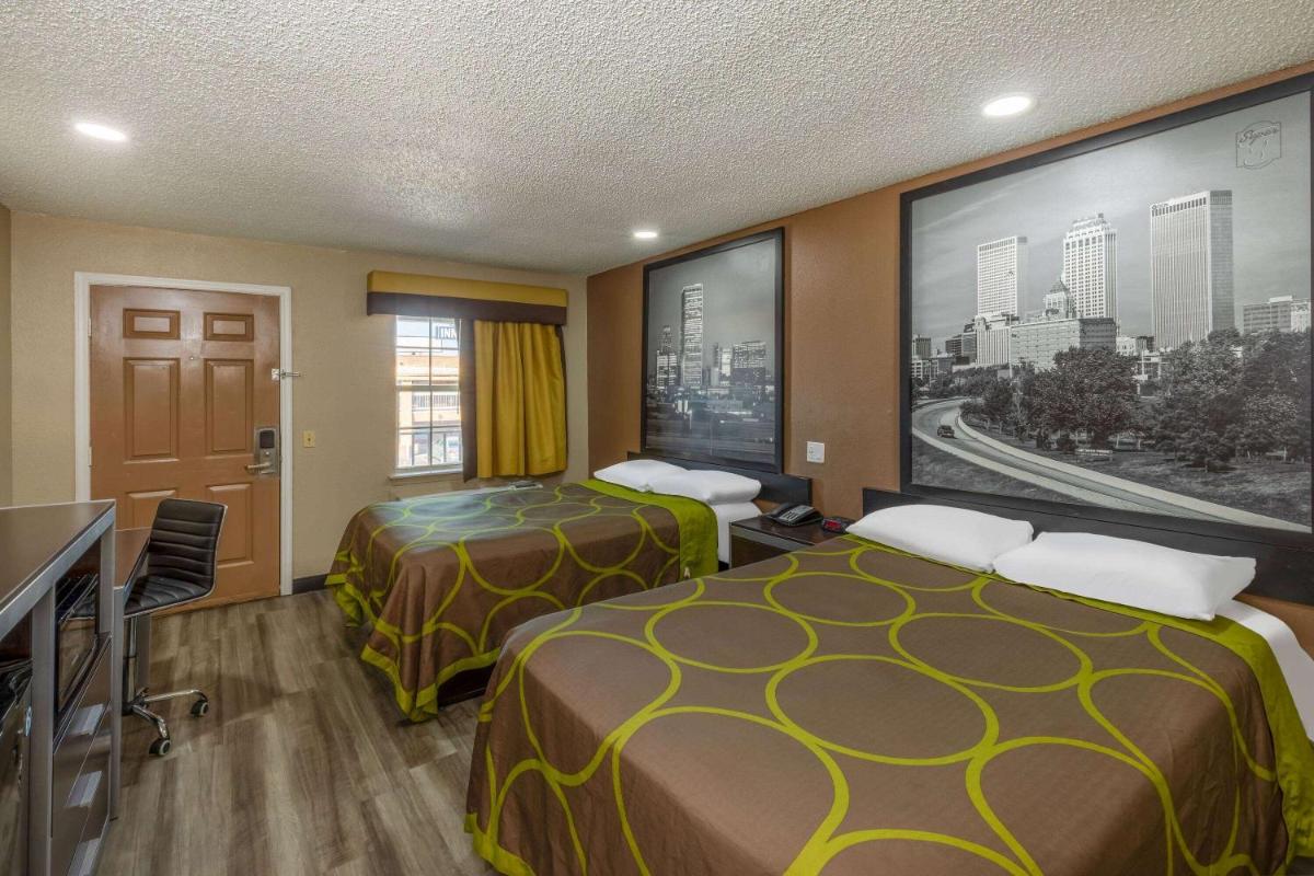 Super 8 by Wyndham Tulsa/Arpt/St Fairgrounds - image 7