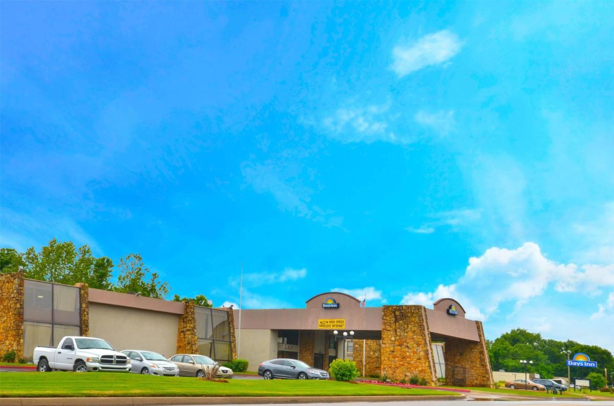 Days Inn by Wyndham Southern Hills/ORU - main image