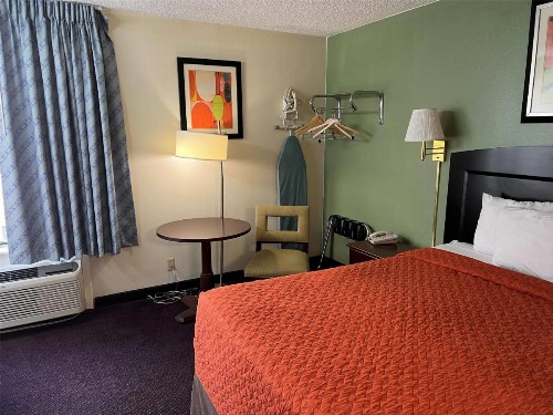 Days Inn by Wyndham Southern Hills/ORU - image 17