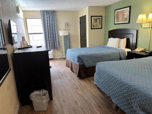 Days Inn by Wyndham Southern Hills/ORU - image 21