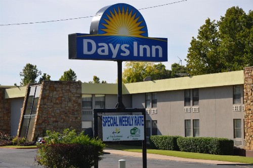 Days Inn by Wyndham Southern Hills/ORU - image 42