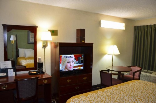 Days Inn by Wyndham Southern Hills/ORU - image 43