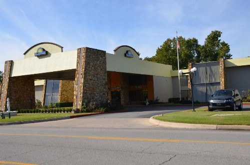 Days Inn by Wyndham Southern Hills/ORU - image 47
