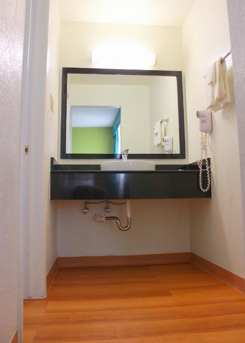 Baymont by Wyndham Tulsa Broken Arrow - image 10