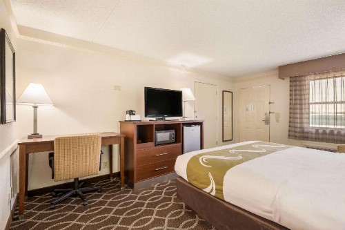 Quality Inn Tulsa Central - image 22