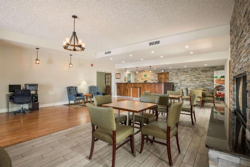 Quality Inn Tulsa Central - image 32