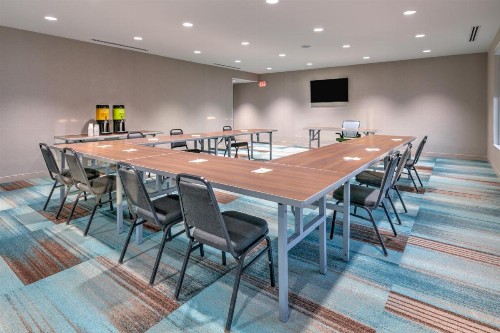 Clarion Inn Tulsa International Airport - image 38
