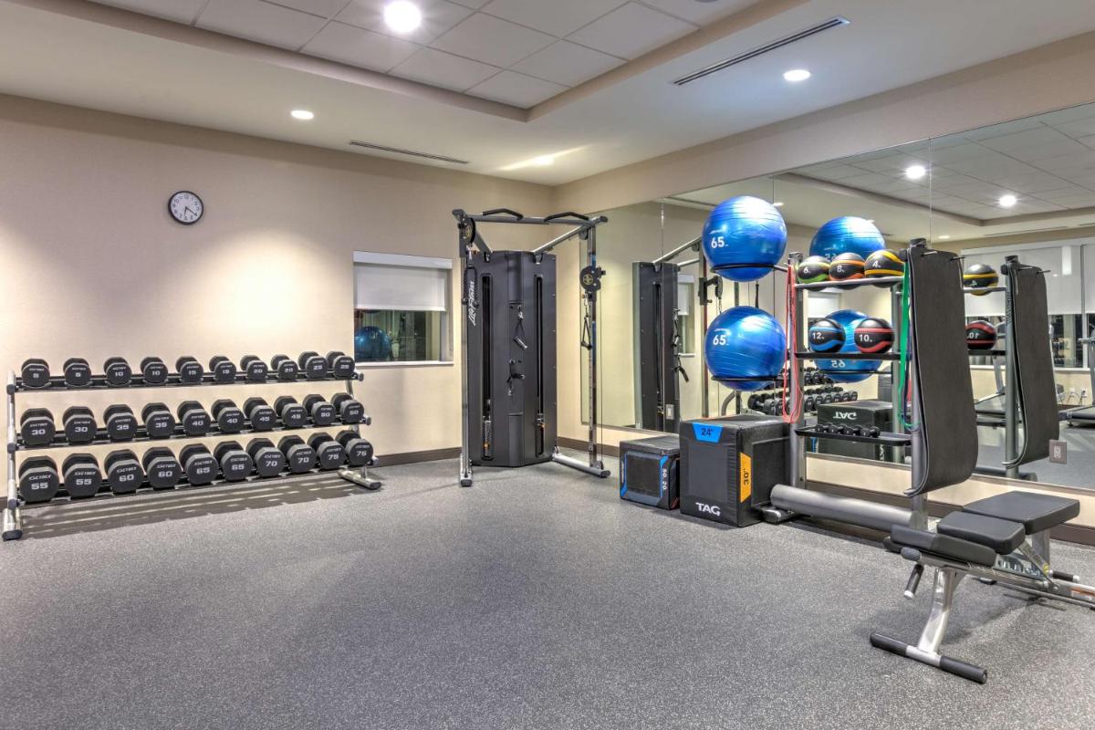Clarion Inn Tulsa International Airport - image 6