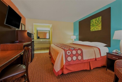 Super 8 by Wyndham Tulsa - image 26