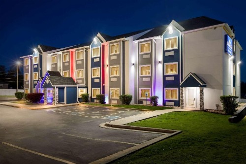 Microtel Inn & Suites by Wyndham Tulsa East - image 10