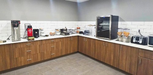 Microtel Inn & Suites by Wyndham Tulsa East - image 14