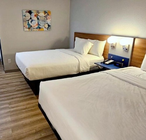 Microtel Inn & Suites by Wyndham Tulsa East - image 19