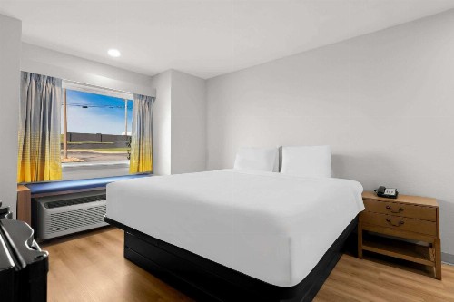 Microtel Inn & Suites by Wyndham Tulsa East - image 24
