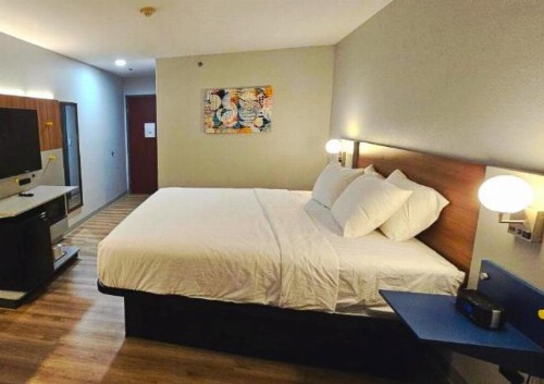 Microtel Inn & Suites by Wyndham Tulsa East - image 26