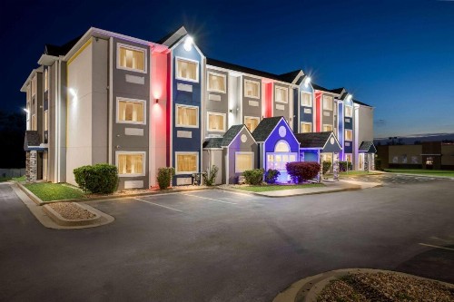 Microtel Inn & Suites by Wyndham Tulsa East - image 28