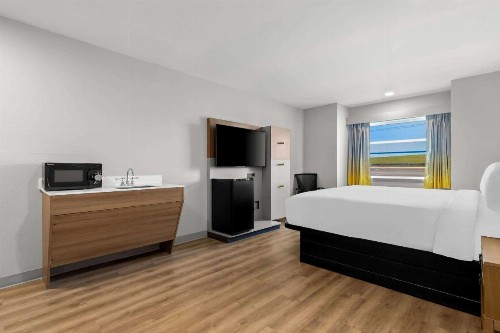 Microtel Inn & Suites by Wyndham Tulsa East - image 31