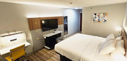 Microtel Inn & Suites by Wyndham Tulsa East - image 46