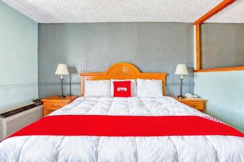 OYO Townhouse Tulsa Woodland Hills - image 21