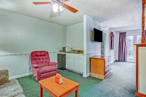 OYO Townhouse Tulsa Woodland Hills - image 27