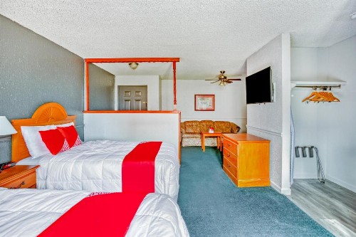 OYO Townhouse Tulsa Woodland Hills - image 32