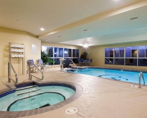 Comfort Suites Central / I-44 - image 20